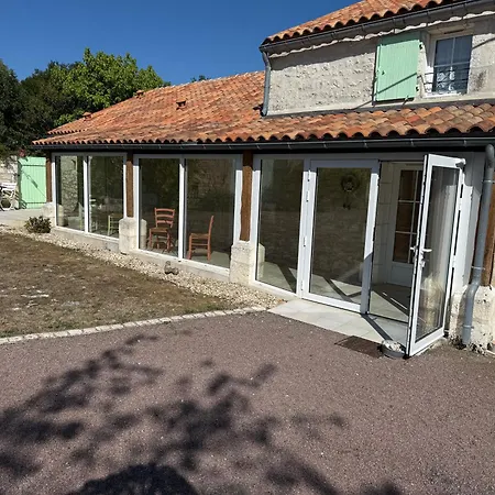 بيت ضيافة Domaine Du Thie 3*